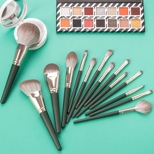14pcs Green Cloud Makeup Brushes Cosmetics Tools Set Wooden Handle – The perfect Makeup Brush for you, by S.P. Beauty